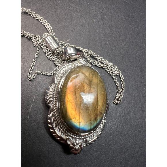 NEW Flashy fire labradorite pendant and chain in stainless steel 20inch - Picture 2 of 16